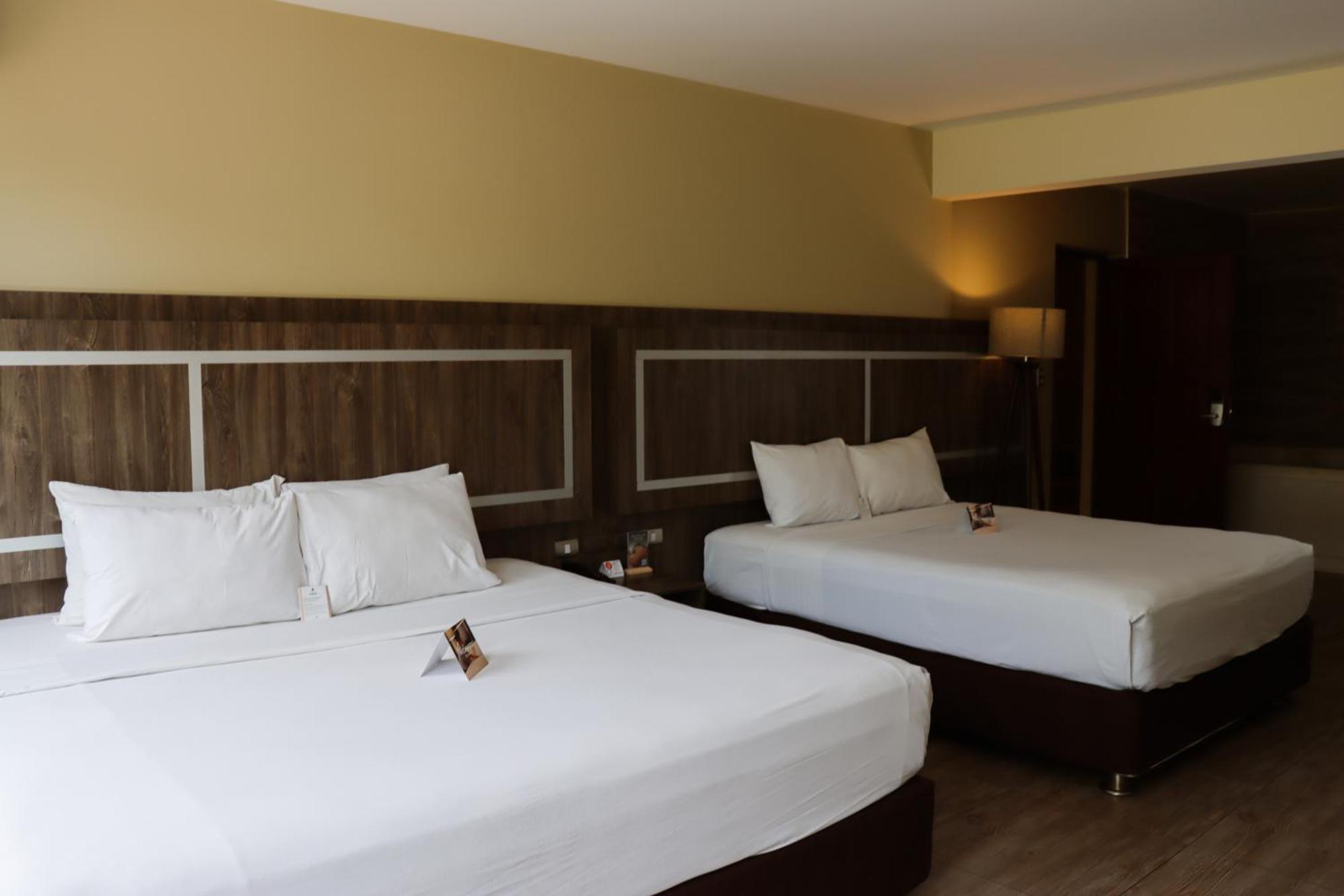 Rado Hotel - Quintanas Trujillo Esterno foto