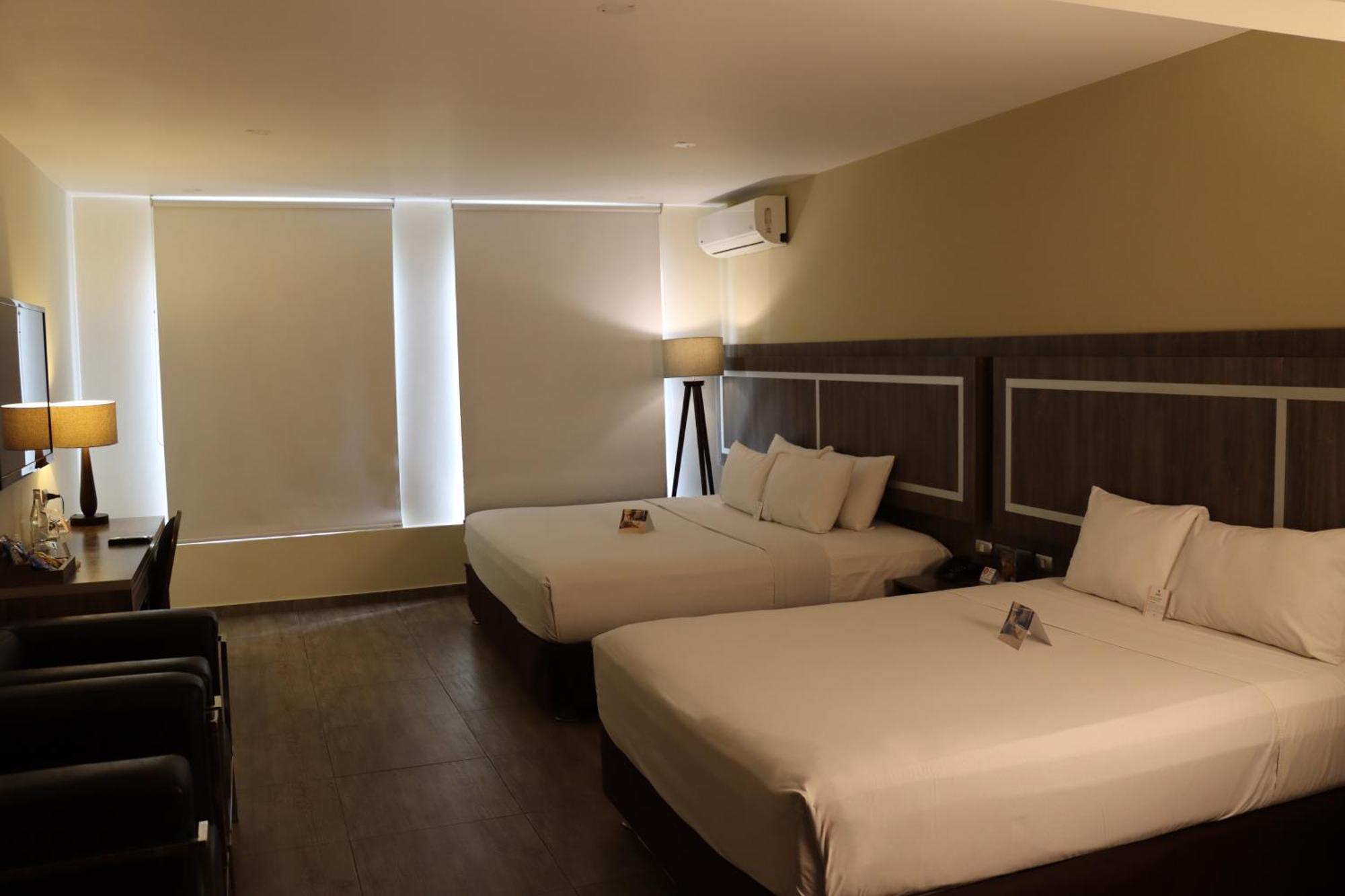 Rado Hotel - Quintanas Trujillo Esterno foto